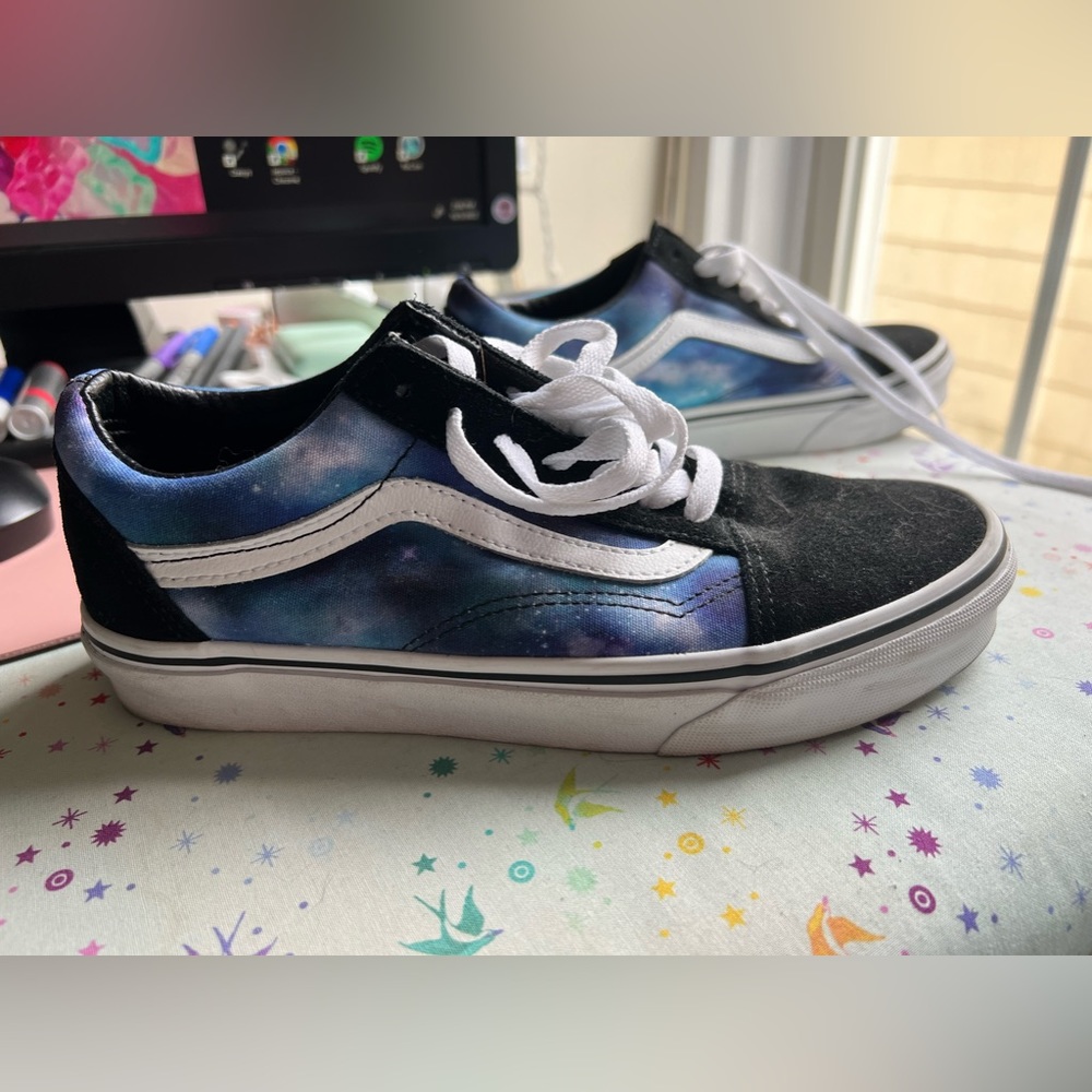 Vans Galaxy Old Skool shoes - size 7.5 womens